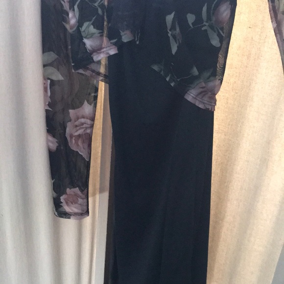 OBSESSIVE LOVE (lg) Floral CvrUp & Blk Dress - Picture 6 of 12